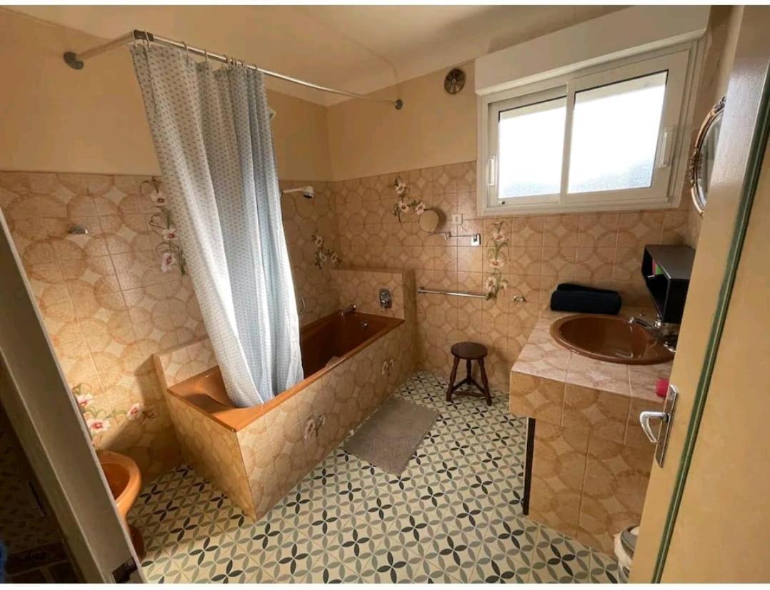 -Comme à la Maison- Jardin, Véranda, Idéal familles et Business Niort Exterior foto